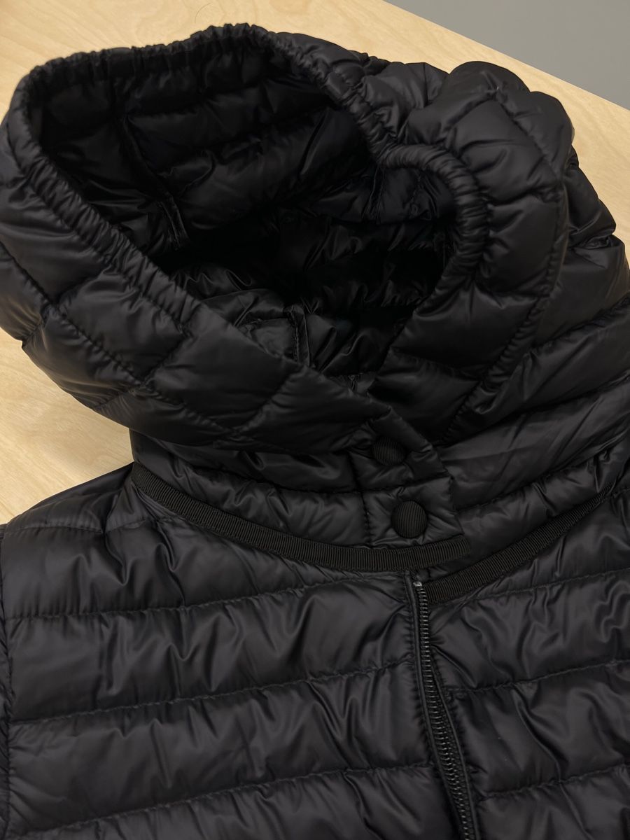 Moncler Vestes: Moncler jacket  – Neuf avec emballage d'origine à Zürich par Claus-Zr 9