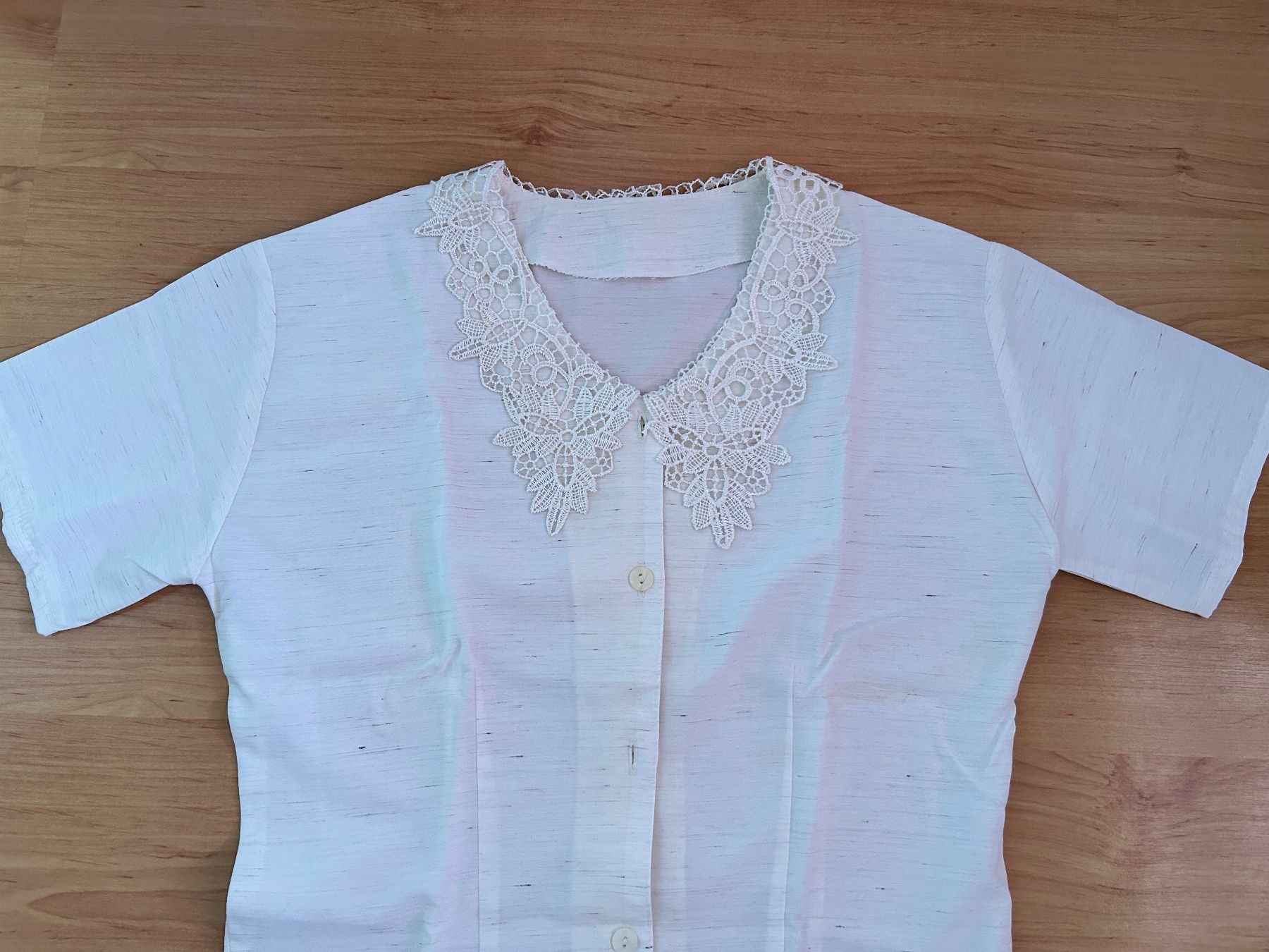 Camicette: Weisse Bluse mit Spitzenkragen Grösse S – Usato da Gutenswil venduto da walker60 2