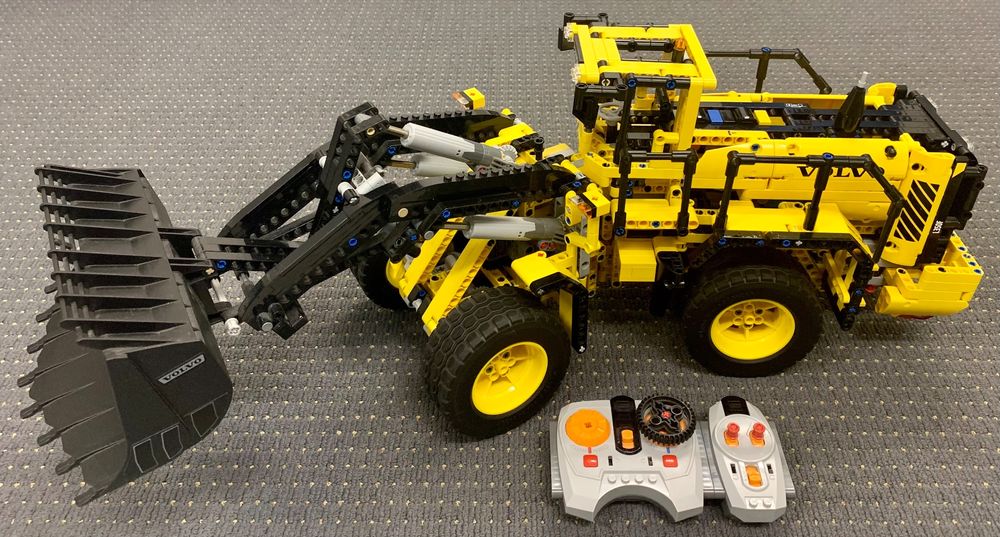 Lego technic best sale volvo 42030