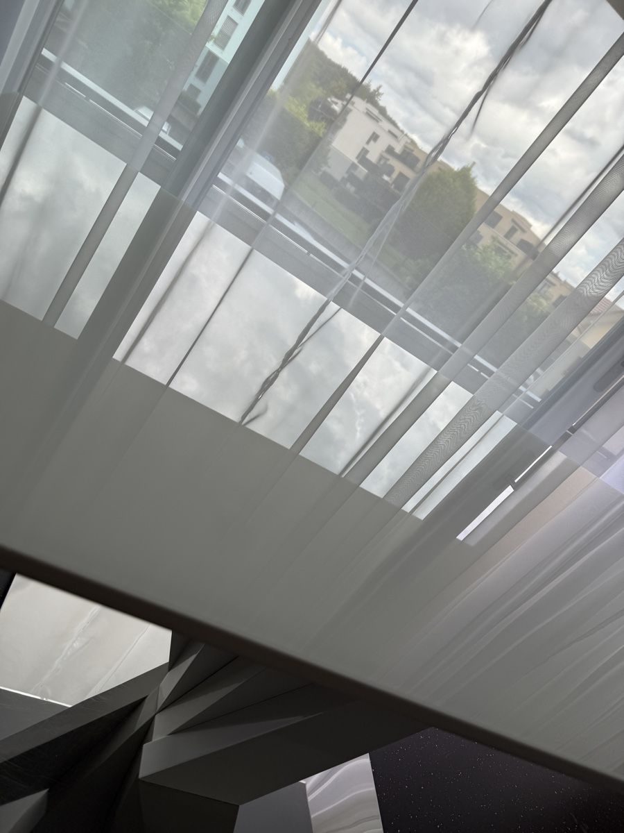 Tische: Modern White Extendable Dining Table - Perfect for Spring – Gebraucht aus Uerkheim von dam_x96b 3