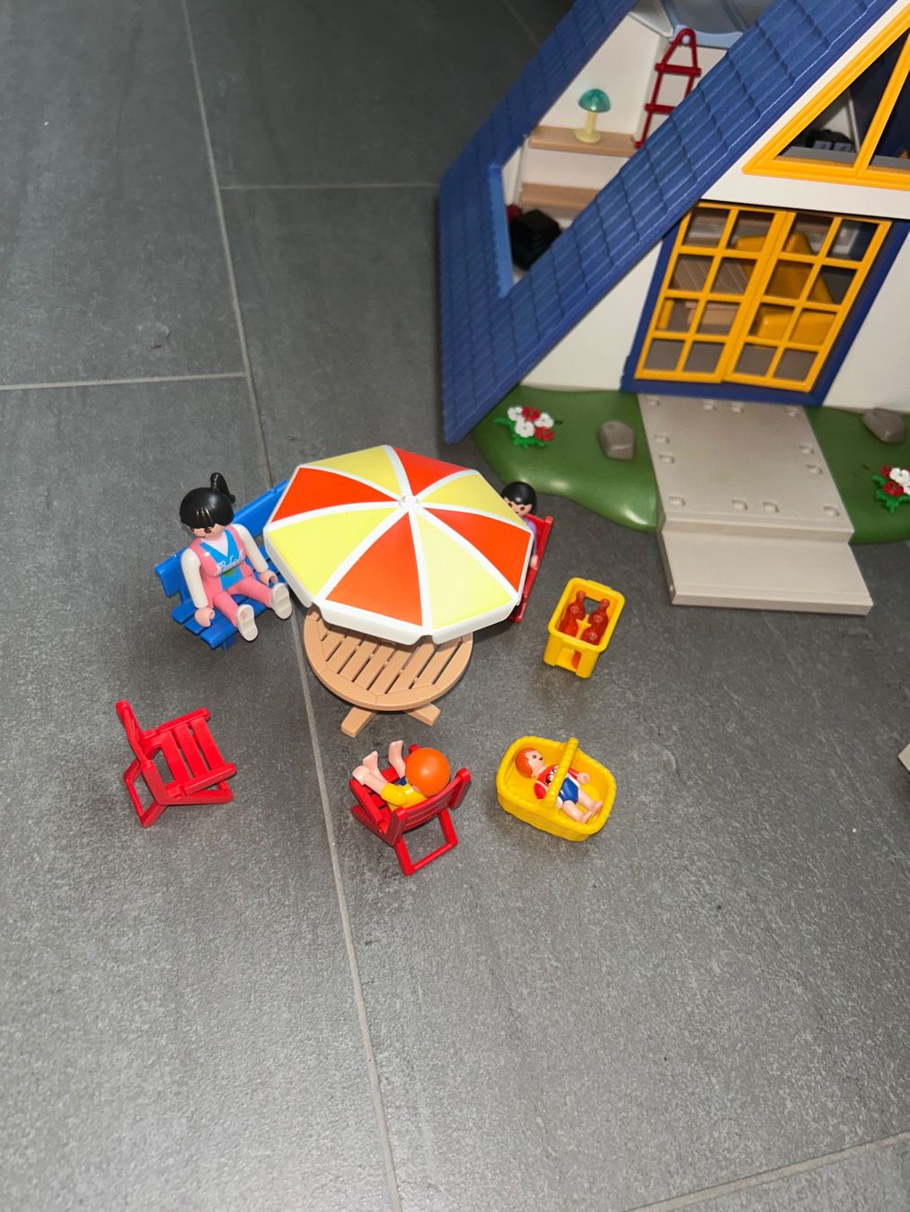 Playmobil Spielzeuge: Playmobil Ferienhaus/Haus – Gebraucht aus Safenwil von 2hand_aber_wertvoll 3