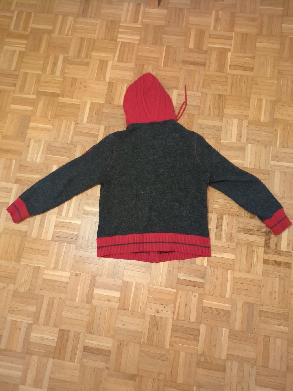 Maglioni & Felpe: Warmer Pullover aus Filzwolle – Usato da Emmenbrücke venduto da ghostvamp1re 1