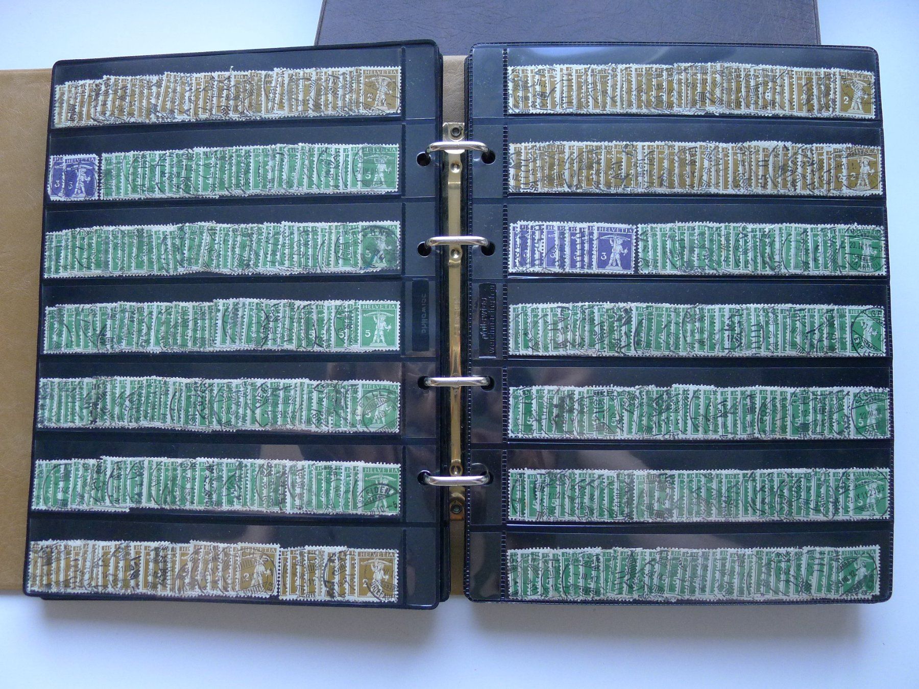 Tutti i francobolli: Lageralbum mit schweizer Briefmarken 61 Bildern – Usato da Dagmersellen venduto da q1w2e3r4 4
