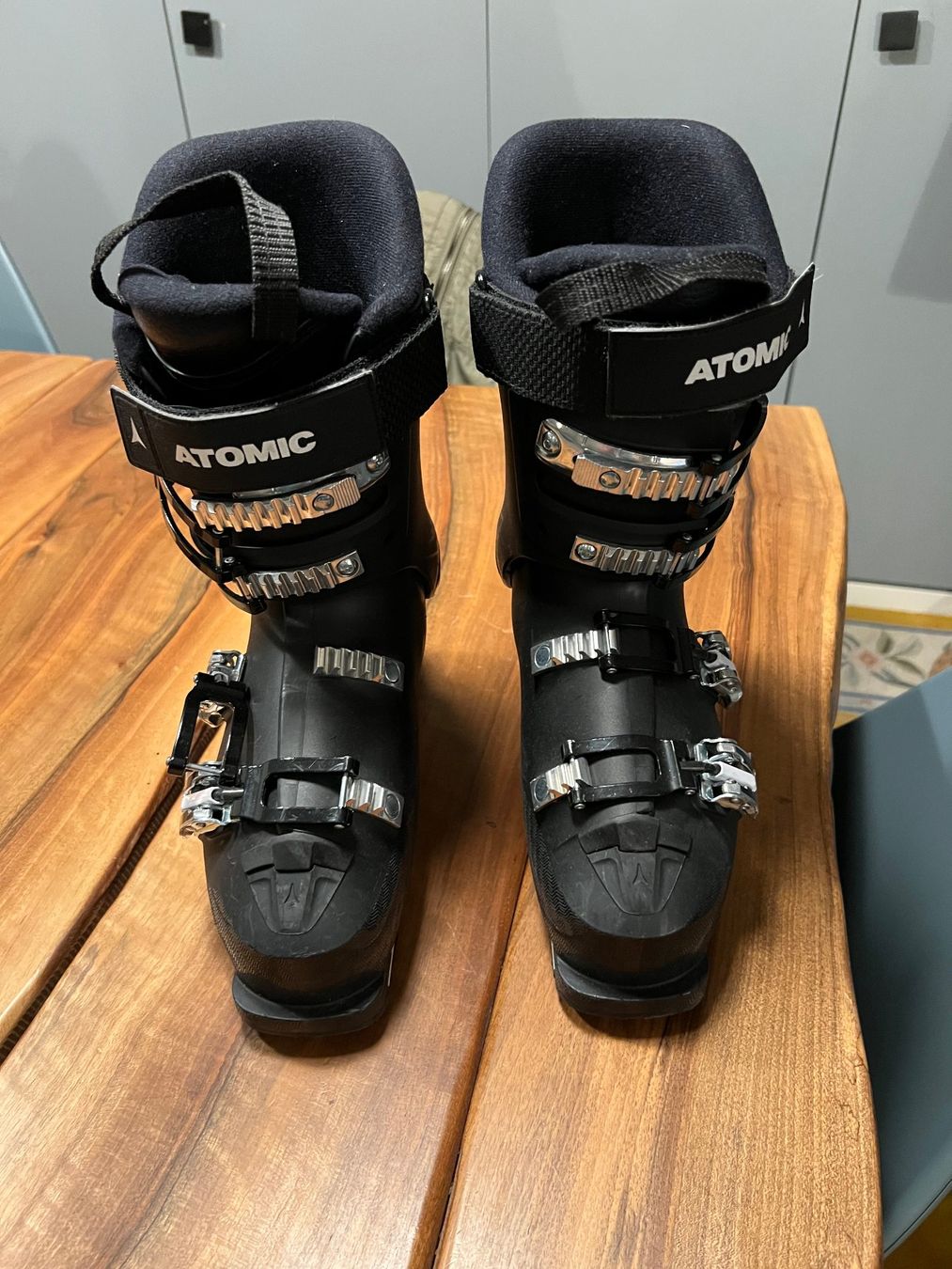Atomic Skis: Chaussures de ski - Atomic – D'occasion à Athenaz (Avusy) par Drine1971