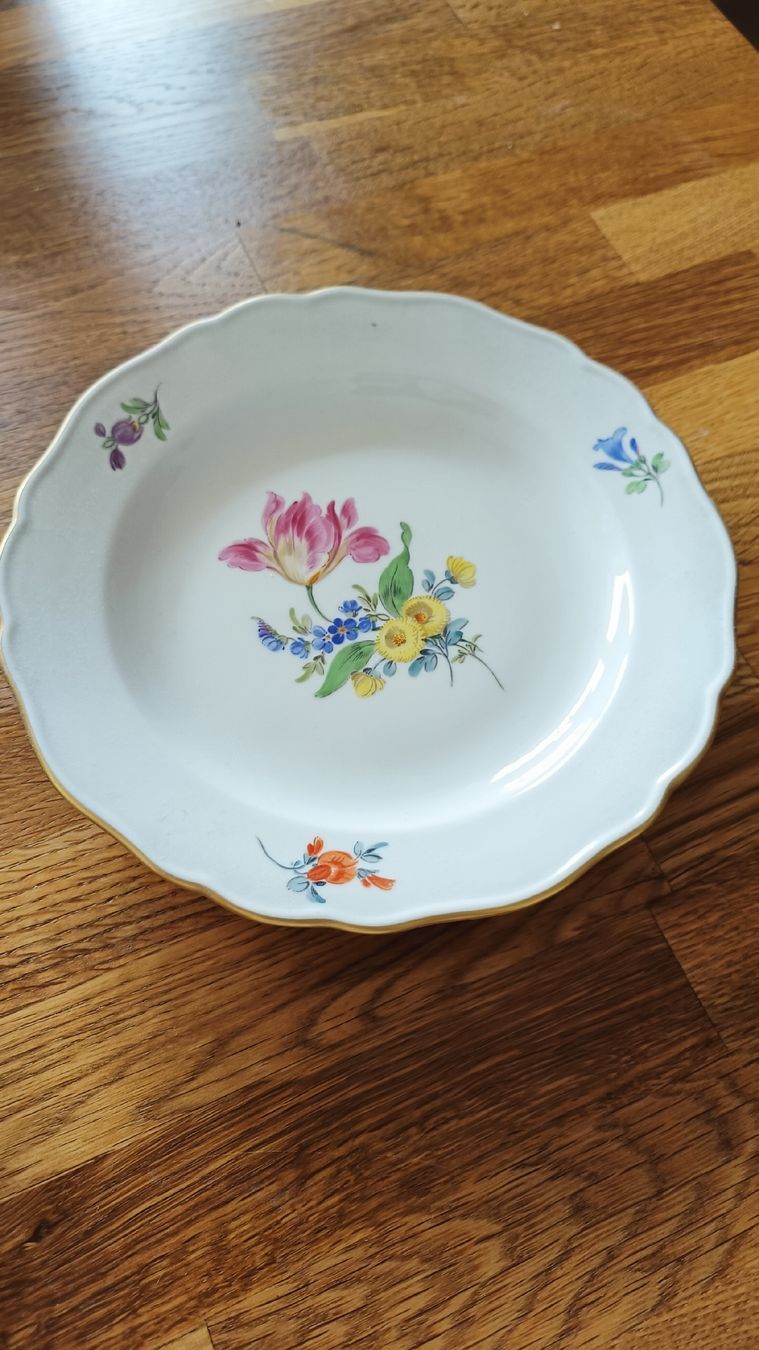 Set di piatti: Meissen Sammeltasse mit Teller – Nuovo (secondo la descrizione) da Worb venduto da aljady 1