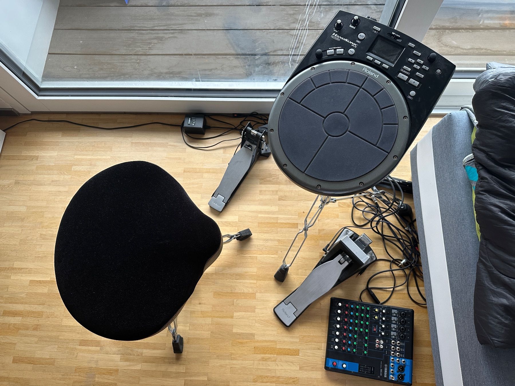 Roland Musikinstrumente: Roland HandSonic HPD-20 mit Pedals – Neu (gemäss Beschreibung) aus Zürich von tom_5y96