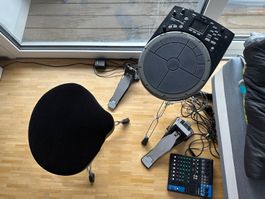 Roland HandSonic HPD-20 mit Pedals