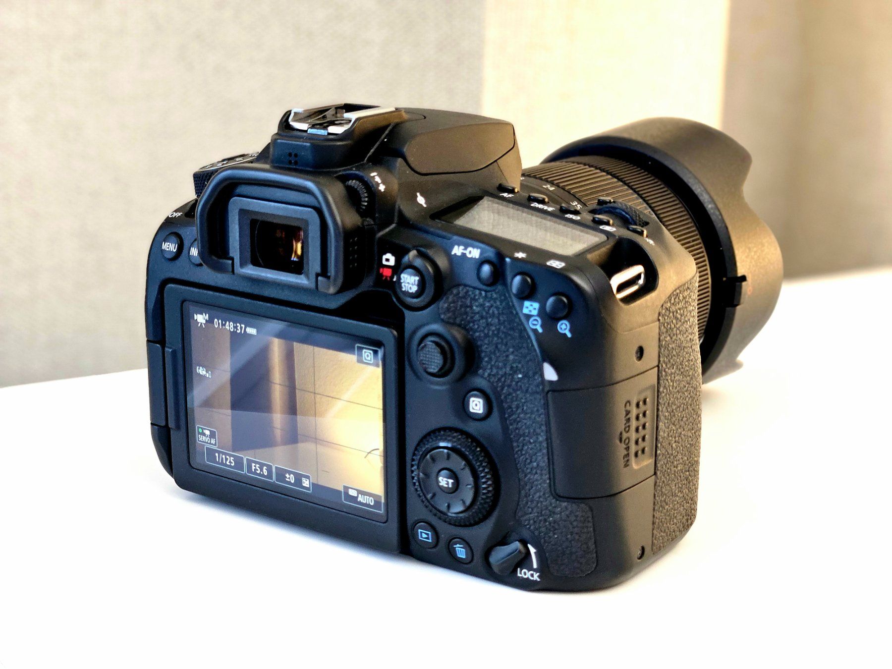 Canon Appareil photo: Canon EOS 90D + EF-S 18-135mm - facture 2022 – D'occasion à petit-lancy par alb_x96d 7