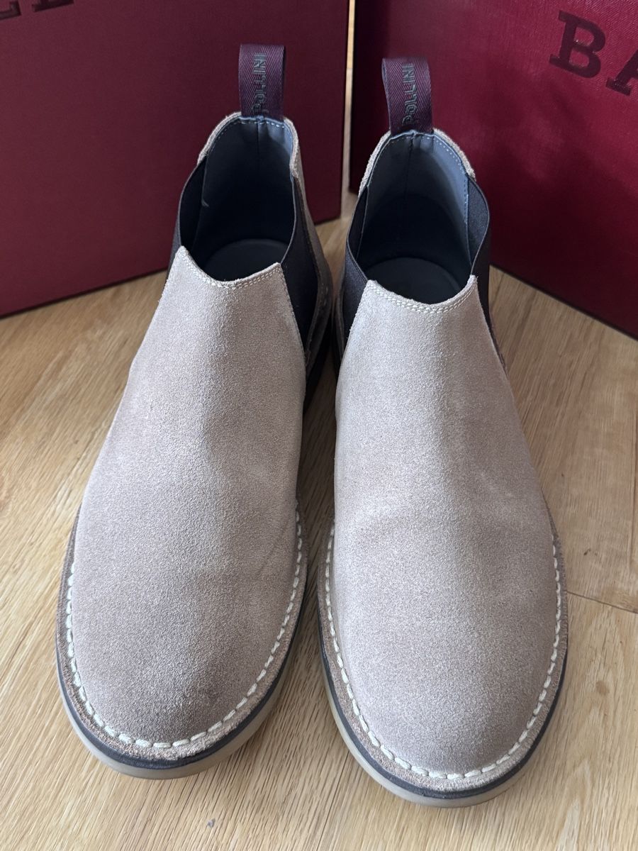 Scarpe da uomo: New Pollini Suede Chelsea Boots, Size 43 – Nuovo (secondo la descrizione) da Wallisellen venduto da Corinne.- 1