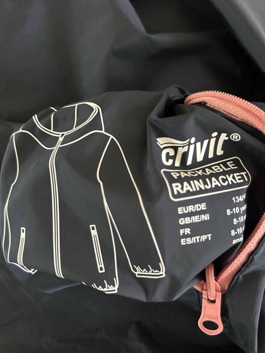 Jacken & Mäntel: Crivit girls packable rain jacket Regenjacke 8-10 Y – Gebraucht aus Kilchberg ZH von malibubeach 4