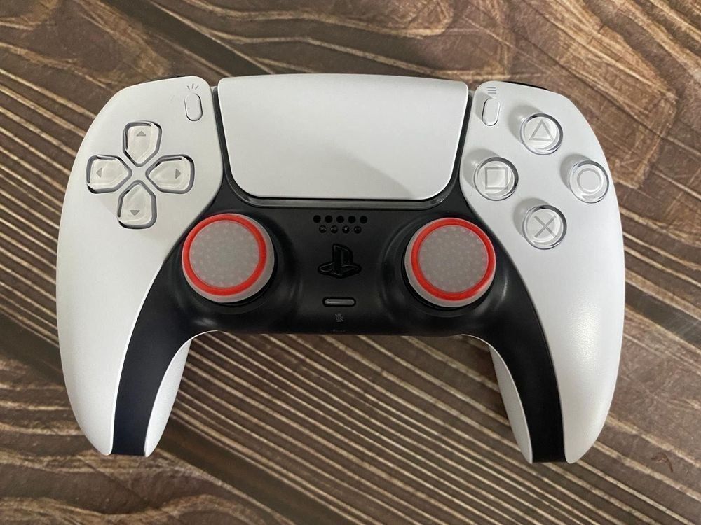 Controller: PS5 Controller Grips / Noppen (Weiss/Rot) – Nuovo (secondo la descrizione) da Niederwil SO venduto da BlueSonic