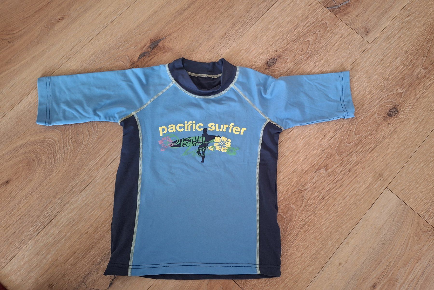 Hemden, T-Shirts & Polos: Badeschutzshirt Gr. 110/116 TCM – Gebraucht aus Lützelflüh-Goldb von Punktesammler