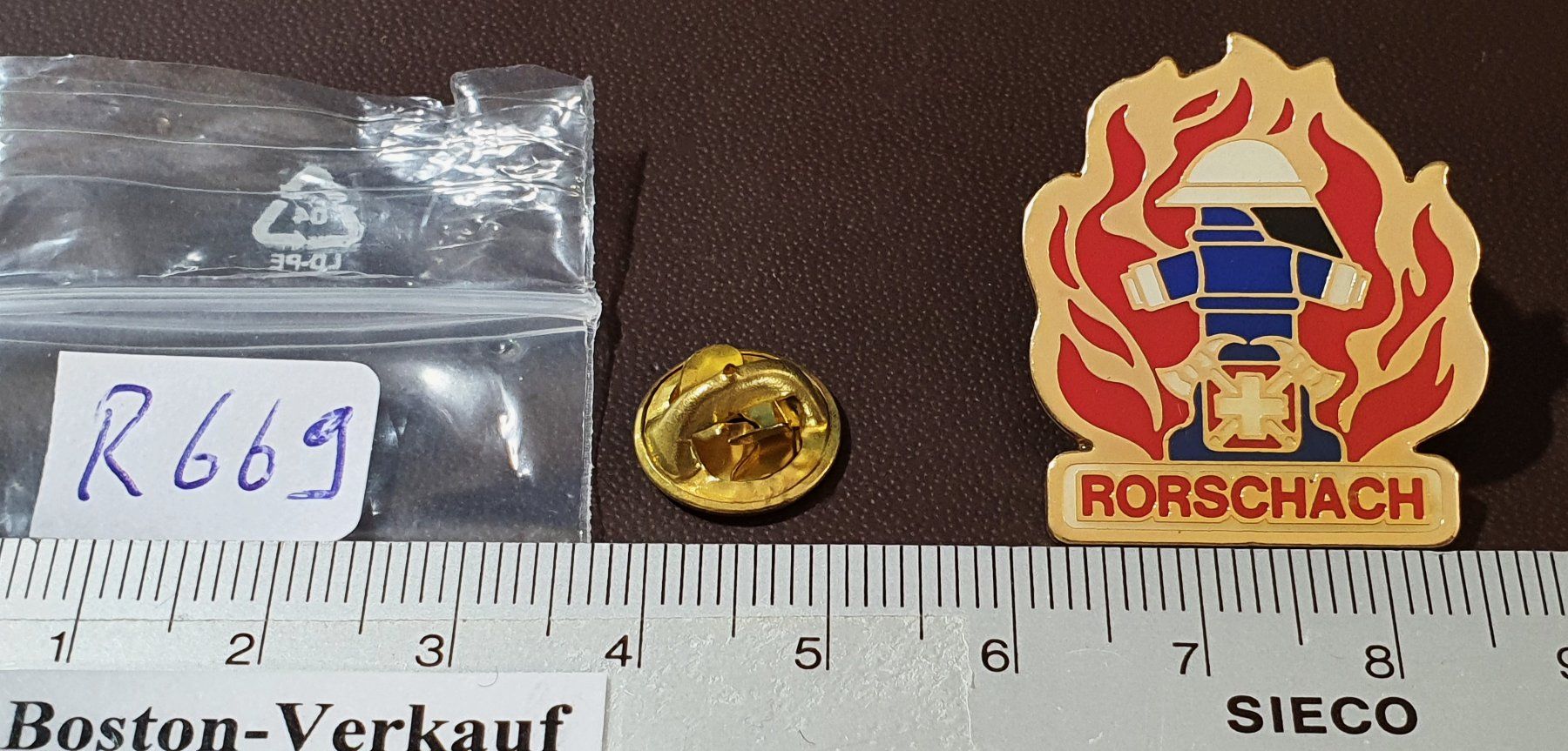 Plaketten & Abzeichen: R669 - Pin Feuerwehr Rorschach  Nr. 407 – Gebraucht aus Reinach BL von Boston-Verkauf 2
