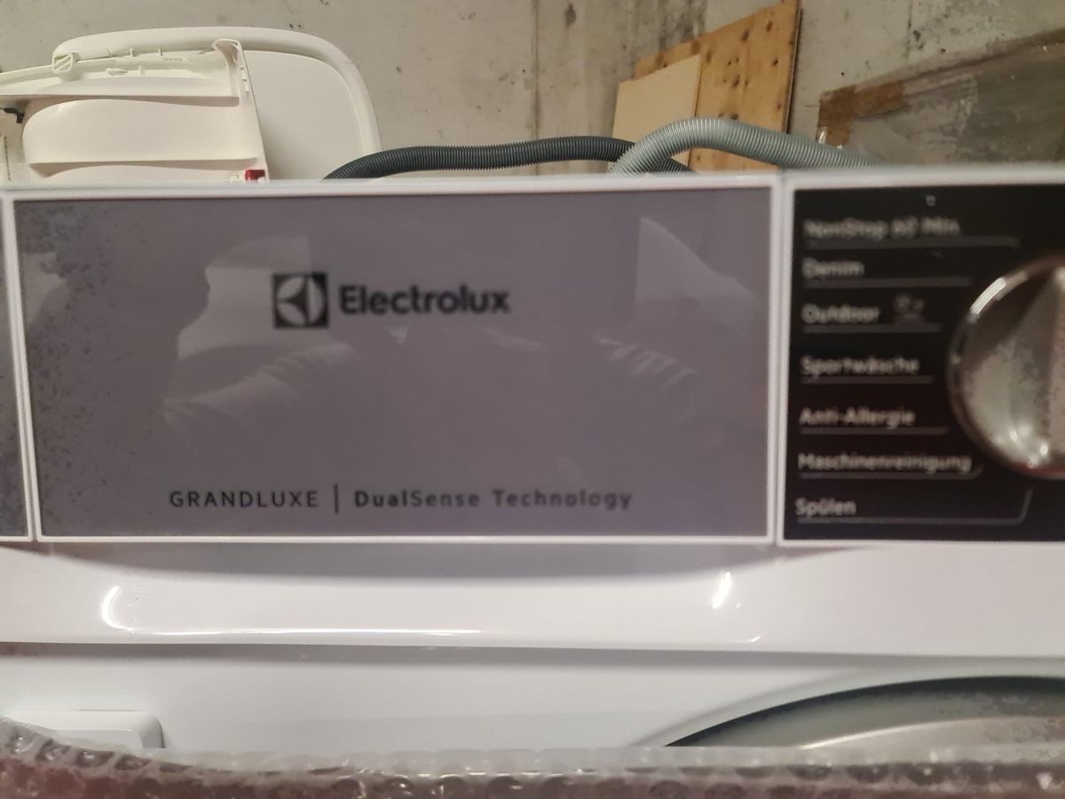 Electrolux Asciugatrici: ELECTROLUX WTGL3VI300, Waschtrockner – Nuovo (secondo la descrizione) da Oberwil-Lieli venduto da tredstone 1