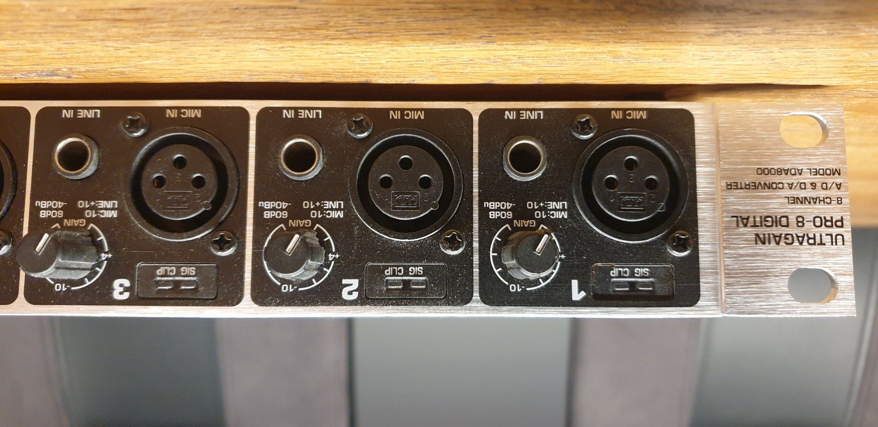 Behringer Amplificatori: Ultragain Pro-8 Digital – Nuovo (secondo la descrizione) da Recherswil venduto da bass-ted 2