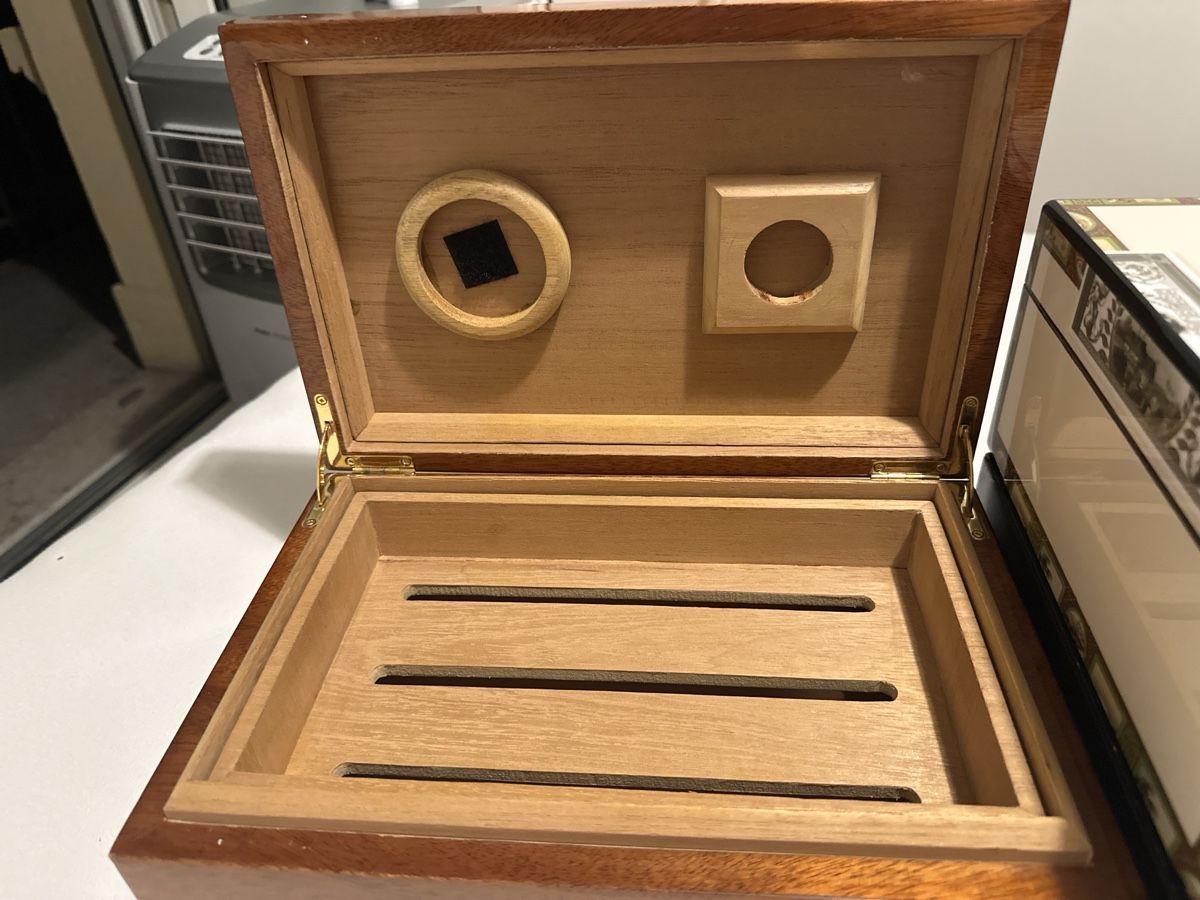 Adorini Humidificateurs: Cigar humidor – D'occasion à Montreux par tia_gh6r 1