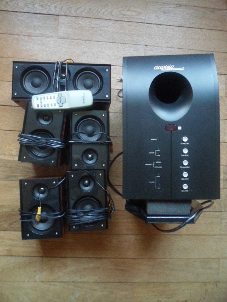 Home cinéma: Soundsystem mit Subwoofer Auvisio 5.1 – D'occasion à Zürich par Tocayo 1