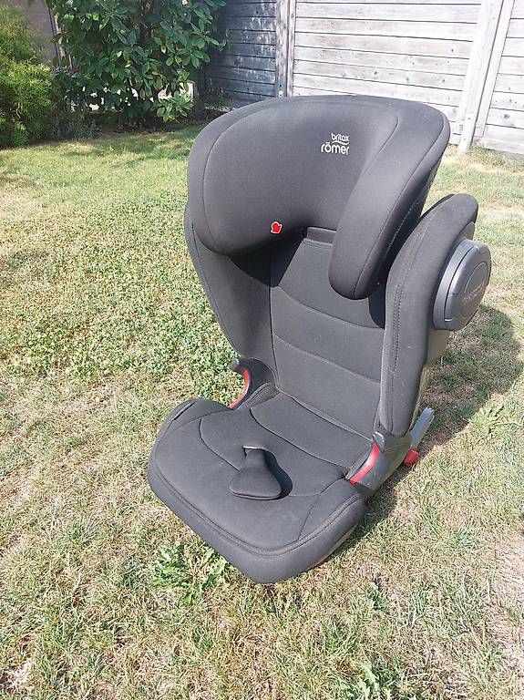 Britax Römer Auto-Kindersitze: Britax Römer KIDFIX 3 – Gebraucht aus Ettingen von Tf1 2