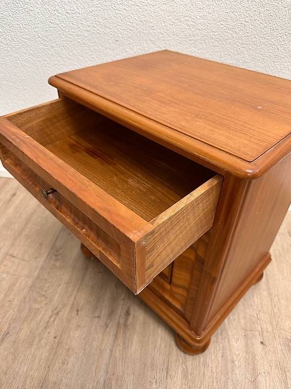 Comodini: Vintage Nachttisch im Biedermeier Stil – Usato da Obernau venduto da Arche_Noah_Brocki 5