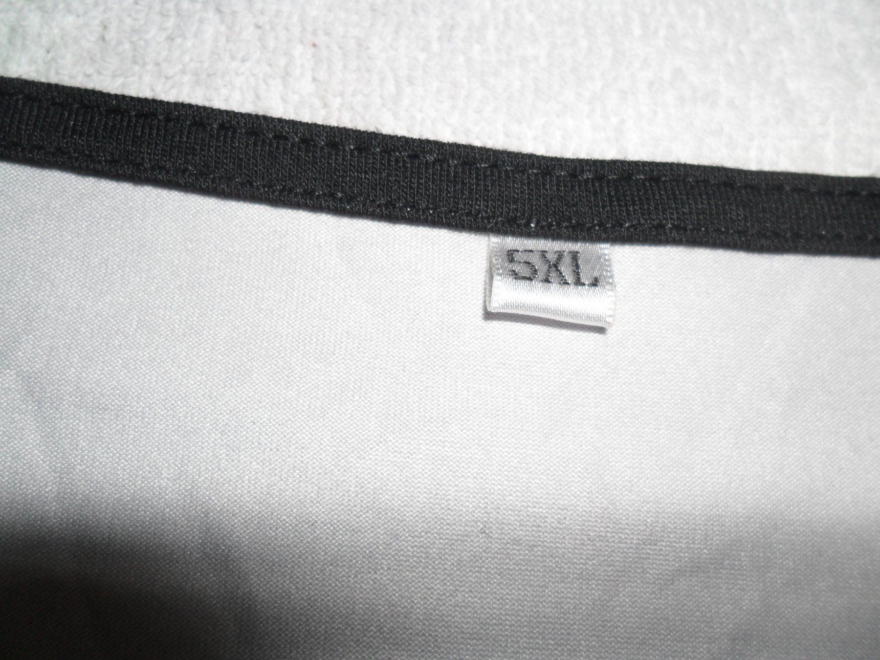 T-shirts: T-Shirt mit Muster gr. 5XL – D'occasion à Dübendorf par Mobu4 1