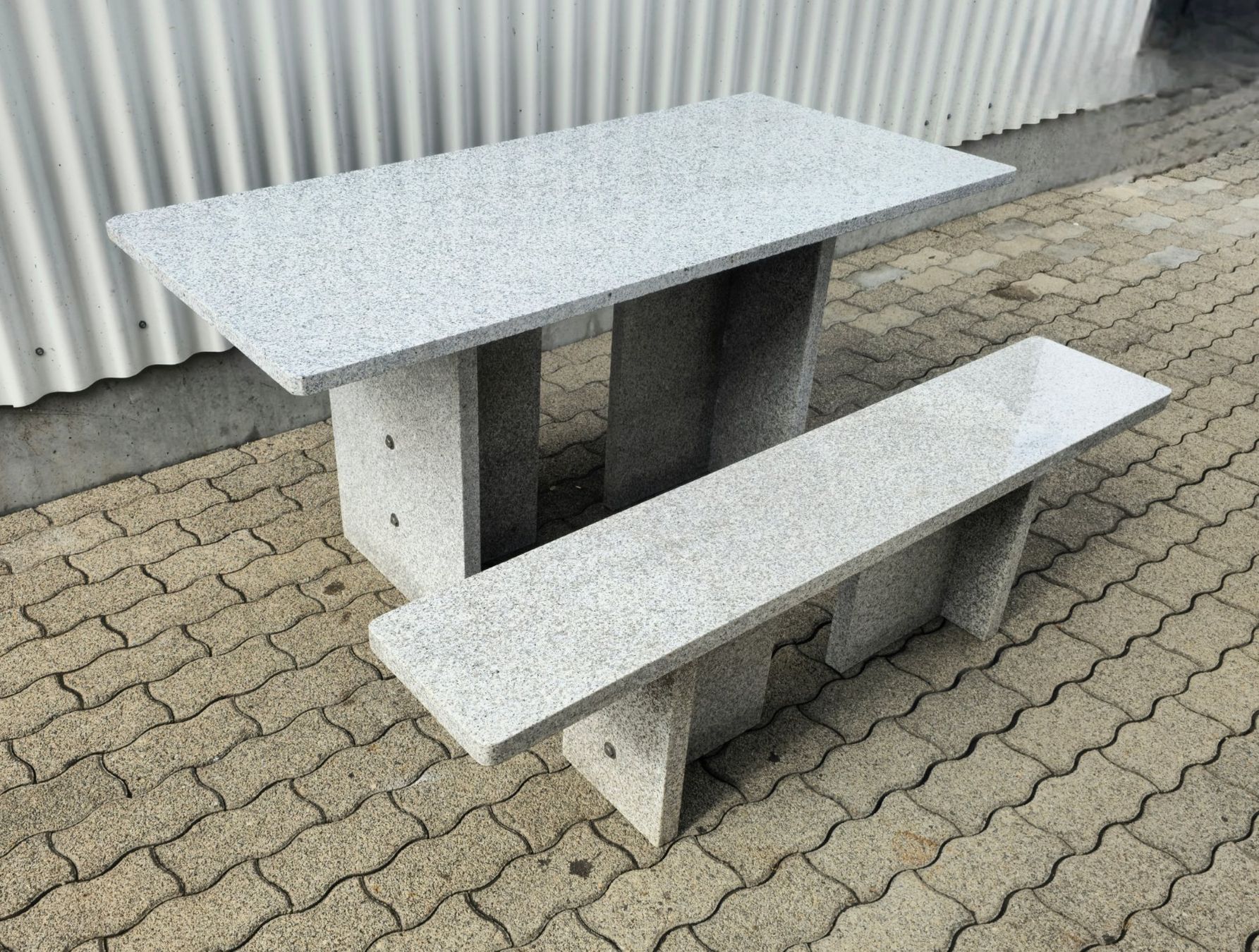Tavoli: Granittisch mit Sitzbank – Usato da Etzgen venduto da juj_b678