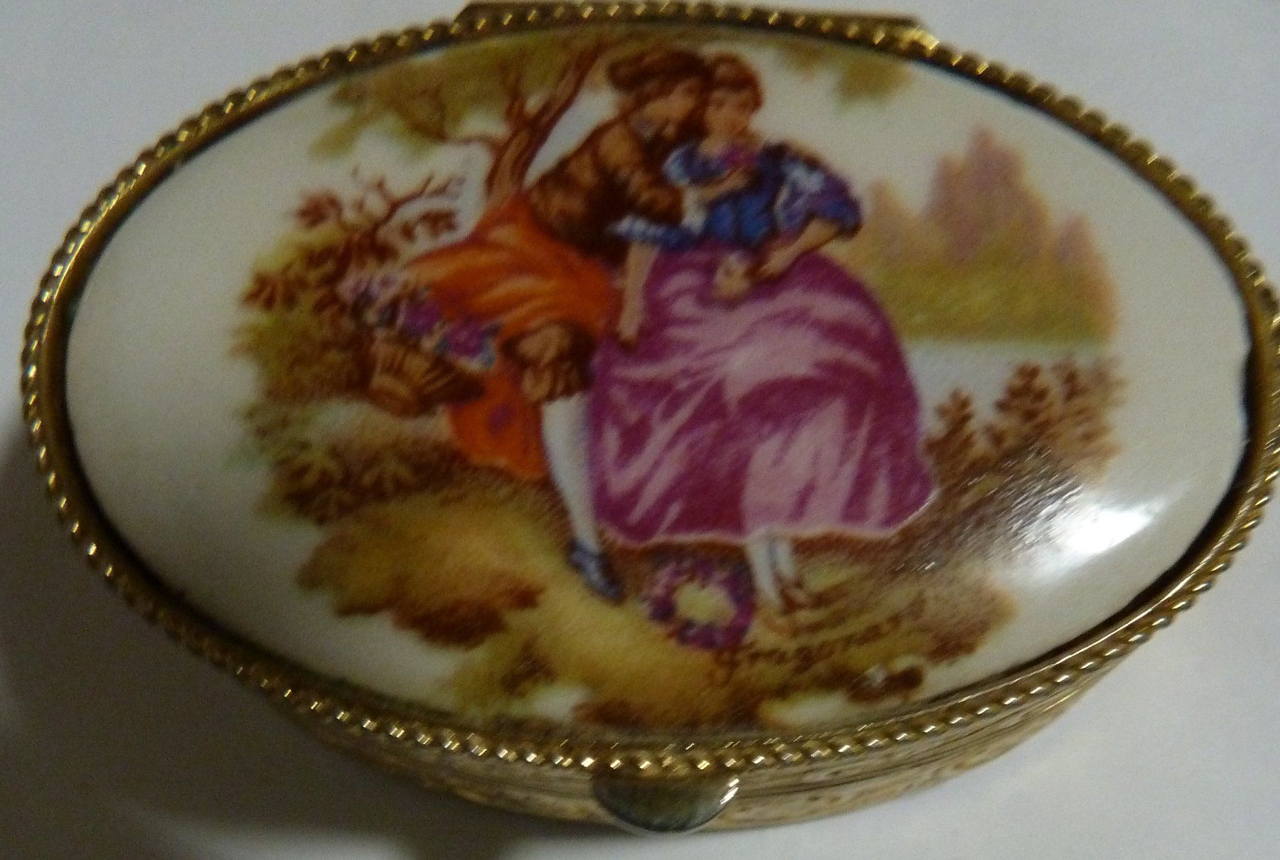 Altro in Decorazioni & Accessori: ANTIKE HANDGEMACHTE DOSE,---SCHÖNE MOTIVE – Usato da Zürich venduto da tritonis