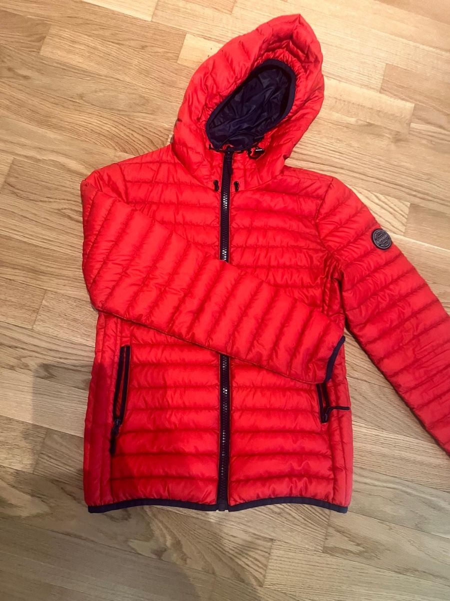 Superdry Jacken: Superdry leichte Daunenjacke Grösse S – Gebraucht aus Kerzers von TTT12