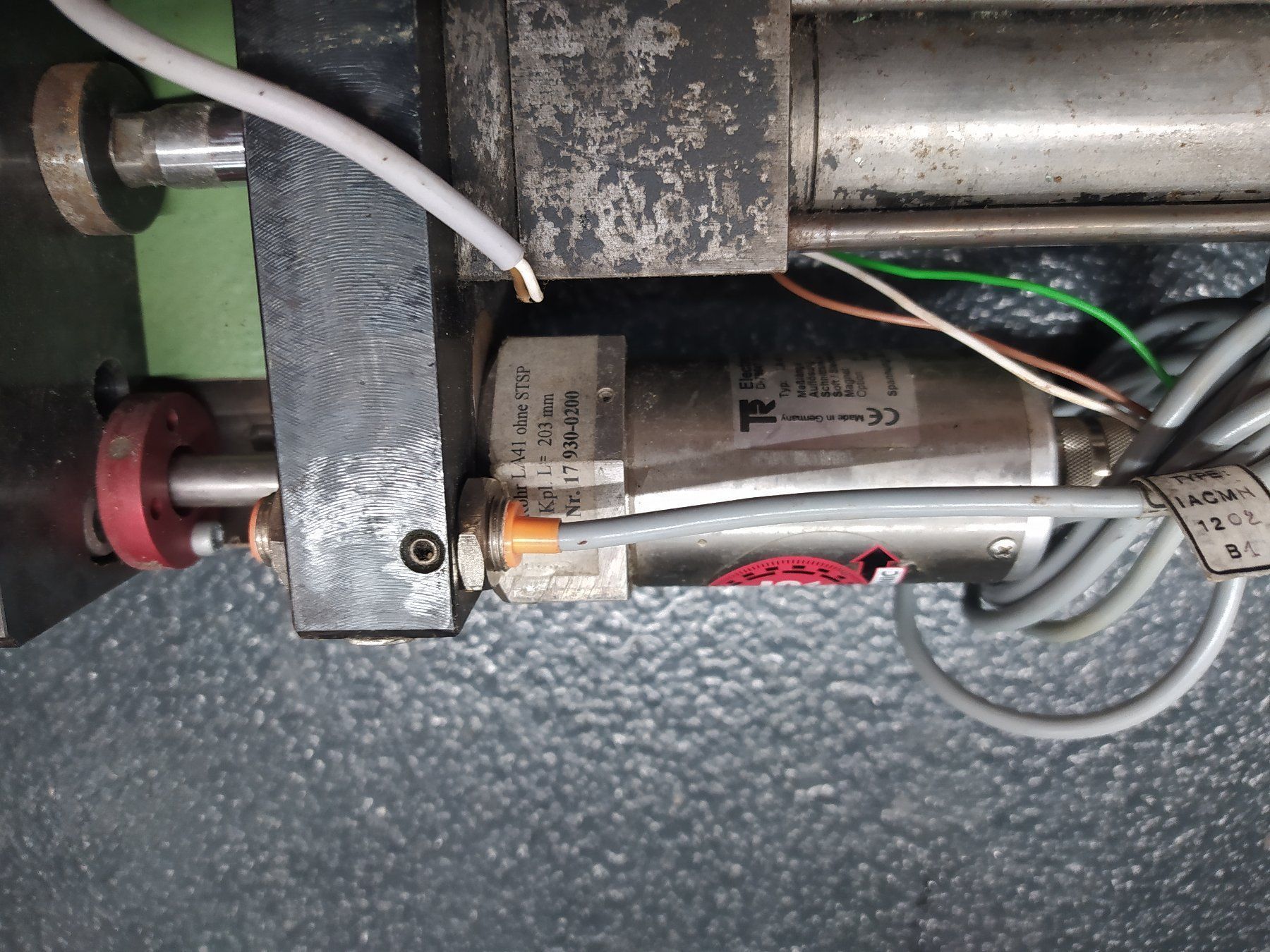 Autres pour métaux et serrurerie: axes hydrauliques pour machines – D'occasion à Attalens par Gmsa68 6