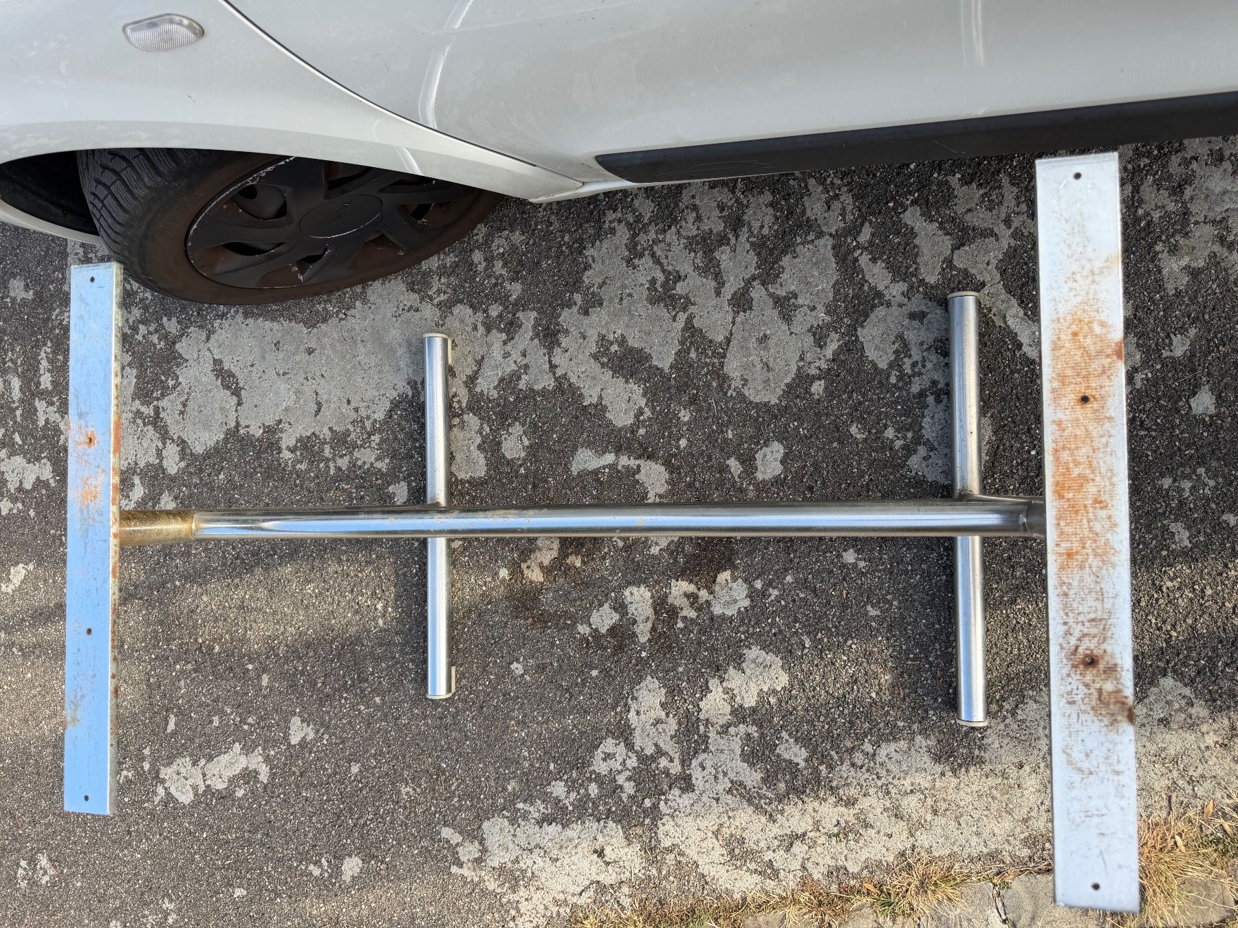 Sonstiges Mobiliar: Kleines Tischgestell Keller Fund – Gebraucht aus Nussbaumen AG von normajeanbaker 3