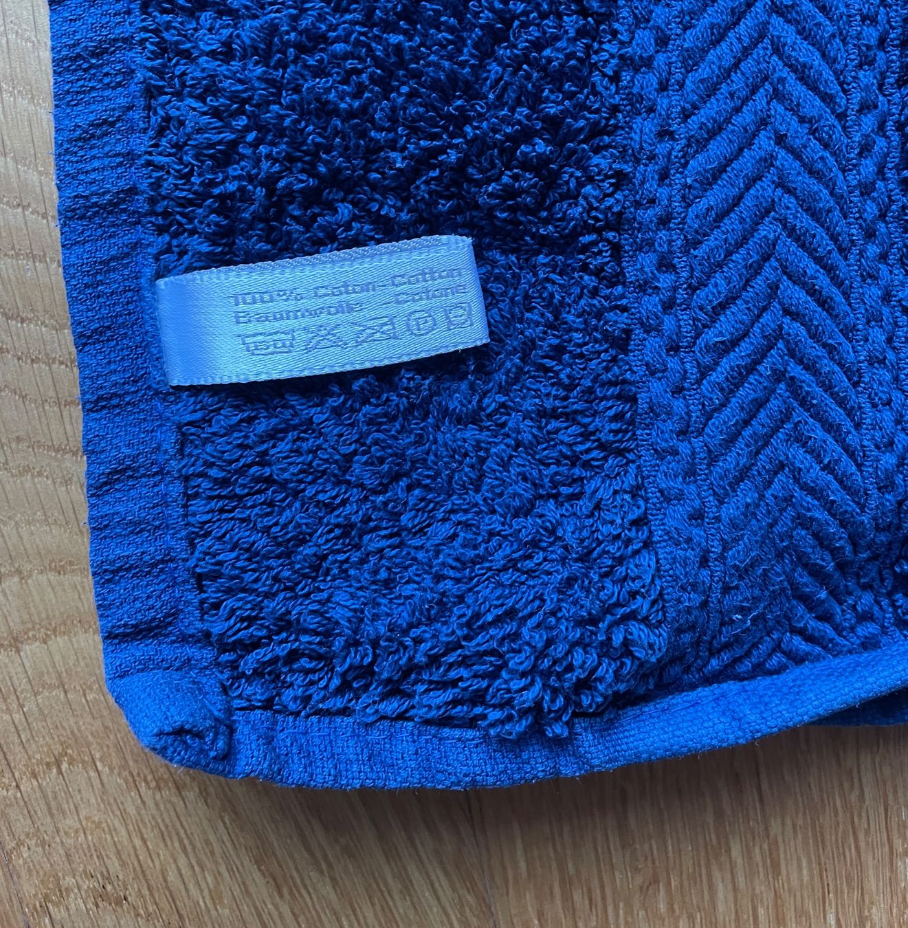 Teli da bagno: Frotteetuch dunkelblau, 100% Baumwolle – Usato da Gümligen venduto da soleil149 1