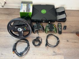 Microsoft Xbox Konsole mit Lenkrad, Controller und Spielen