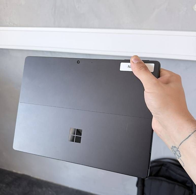 Tablettes PC: Microsoft Surface Pro, 11. Gen. mit Tastatur+Stift – D'occasion à Muttenz par RolandTojzan 2