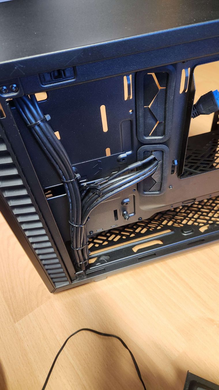 Fractal Boîtiers: Fractal Define 7 Nano ITX PC Gehäuse Case – Neuf (Voir description) à Herzogenbuchsee par 5h1ne 4