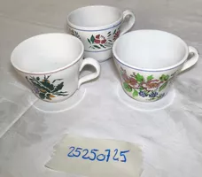 3 Sammler Tassen mit Blumenmotiv, Porzellan