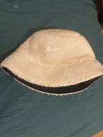 Nike Bucket Hat beidseitig wendbar schwarz creme Grösse S