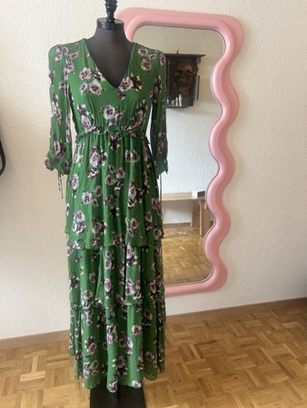 Massimo Dutti Maxikleid – Grün mit Blumenprint – Stufenrock 