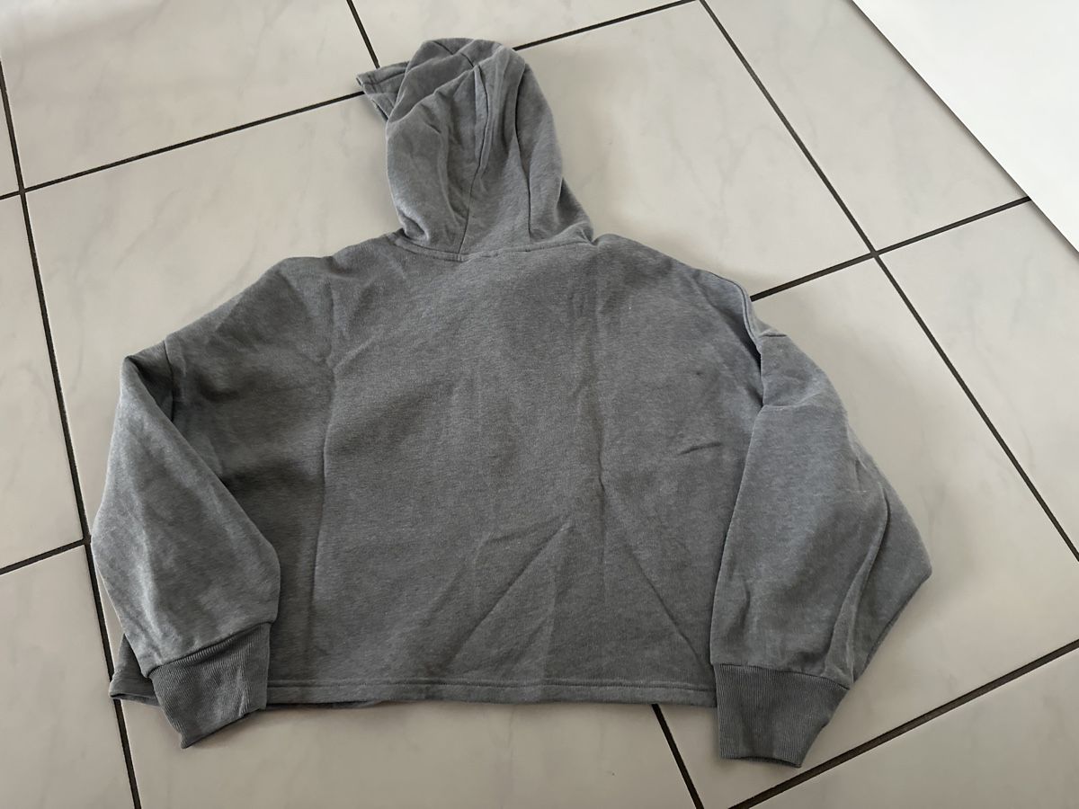 Under Armour Pullover & Sweatshirts: Under Armour Pullover grau Gr. S/M – Gebraucht aus Wileroltigen von torro11 2