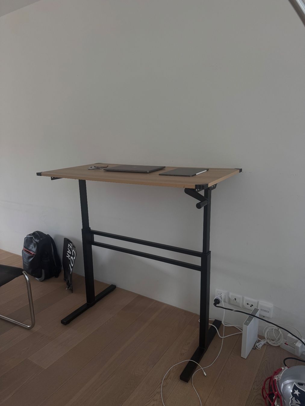 Bureaux: Sit-Stand Desk – Manual Crank Height-Adjustable – D'occasion à Zürich par Lara13 4