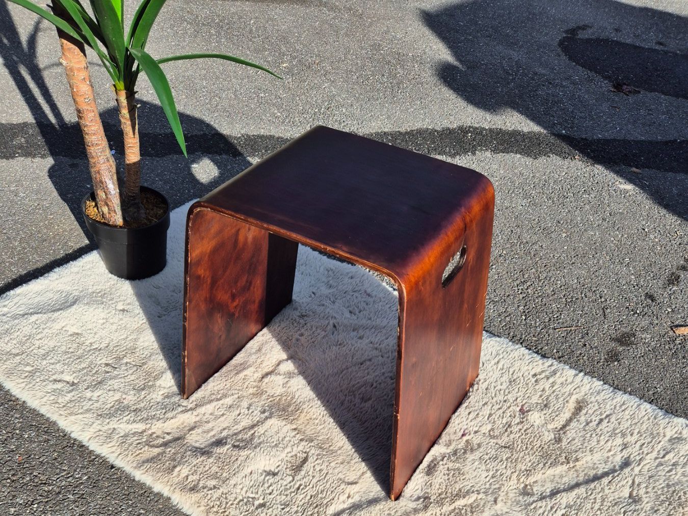 Sgabelli: tabouret vintage en bois courbé, table  de appoint – Usato da Fully venduto da tameab