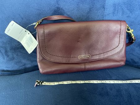 Coach Handtäschli, neuwertig, bordeauxrot,Leder