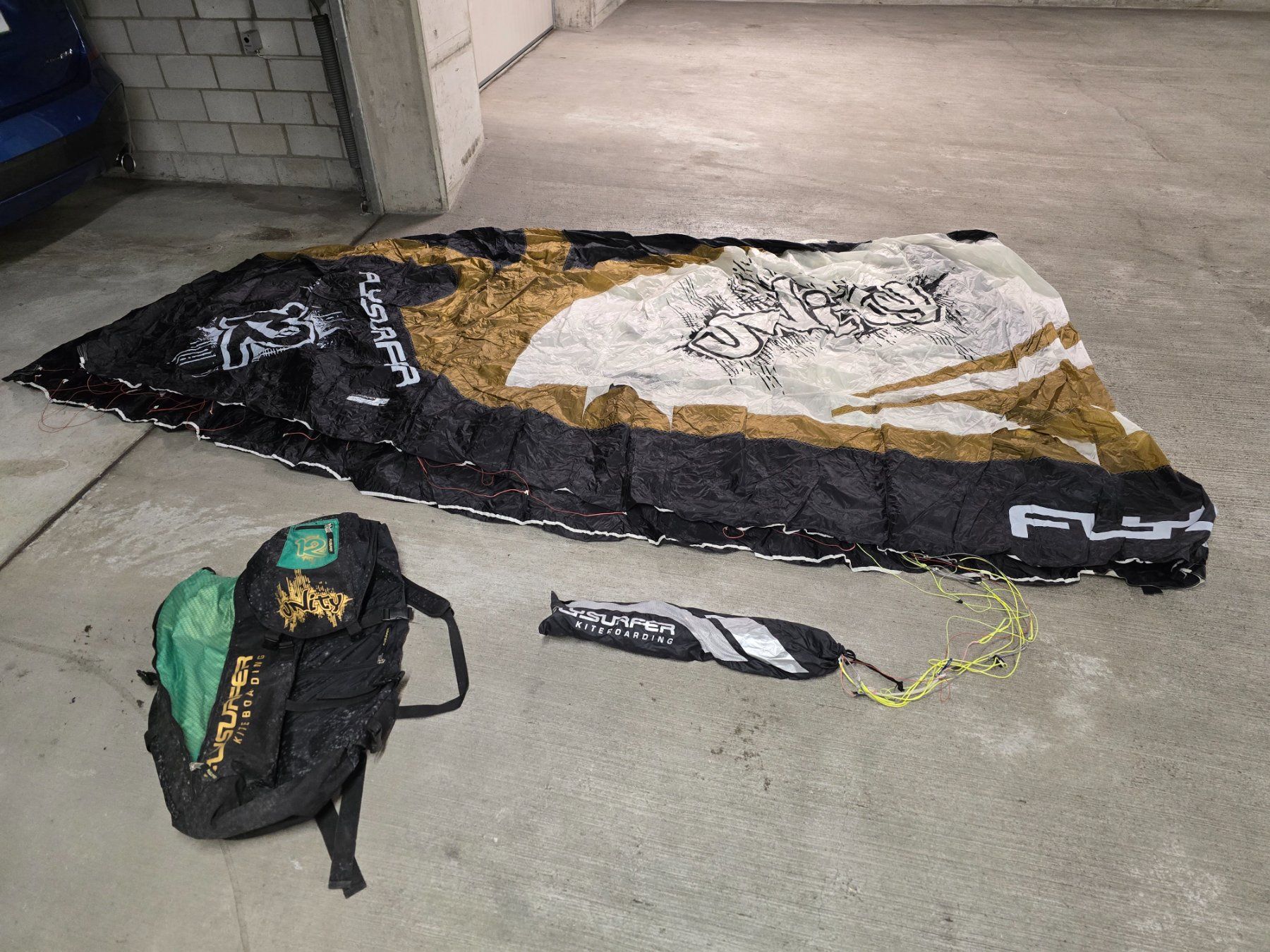 Flysurfer Aquilone: Flysurfer Quiver 5x kites + harness – Usato da Zürich venduto da Houlle 2