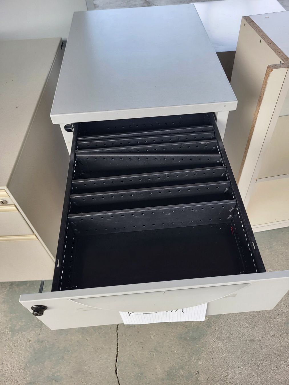 Contenitori edile: Büro-Standcontainer/ 4 Schubladen – Usato da Diessenhofen venduto da Osio 1