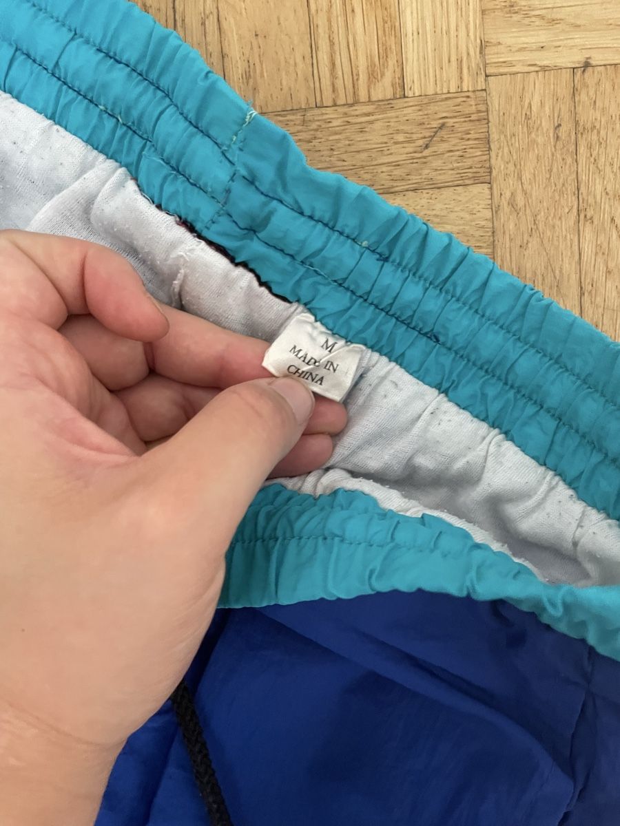 Reebok Pantaloni: Vintage Reebok Trainingshose blau Grösse M – Usato da Zürich venduto da Carlajimena 4