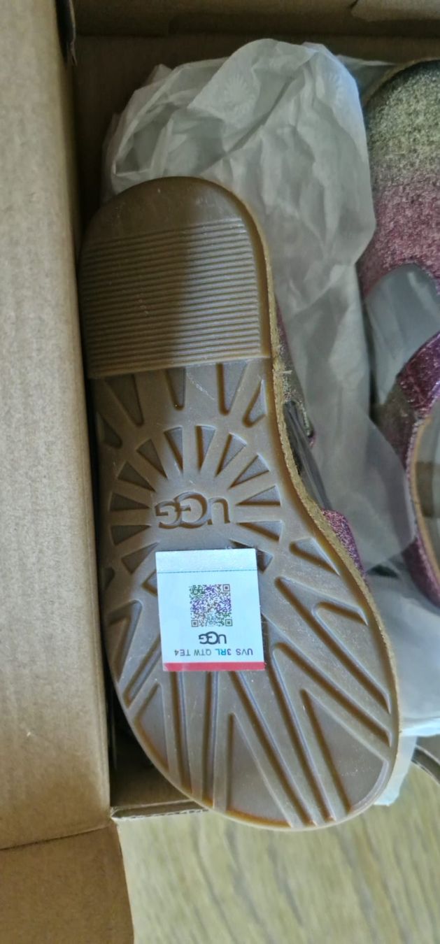 Scarpe per ragazze: Ugg schuhe Glitzer grösse 26 Neu – Usato da Seftigen venduto da G00 2
