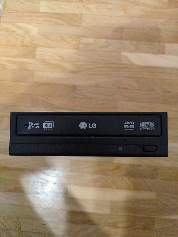 PCs: Lecteur/Graveur CD/DVD pour PC – D'occasion à Granges (Veveyse) par FlorianDe 1