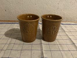 2 Becher Keramik braun mit Relief guter Zustand