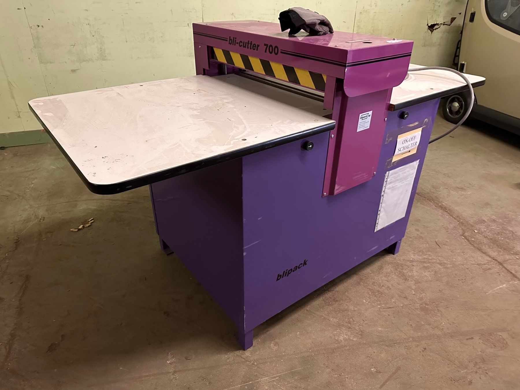 Tutte le macchine: Blicutter 700 von Blipack AG – Usato da Necker venduto da liq24 1
