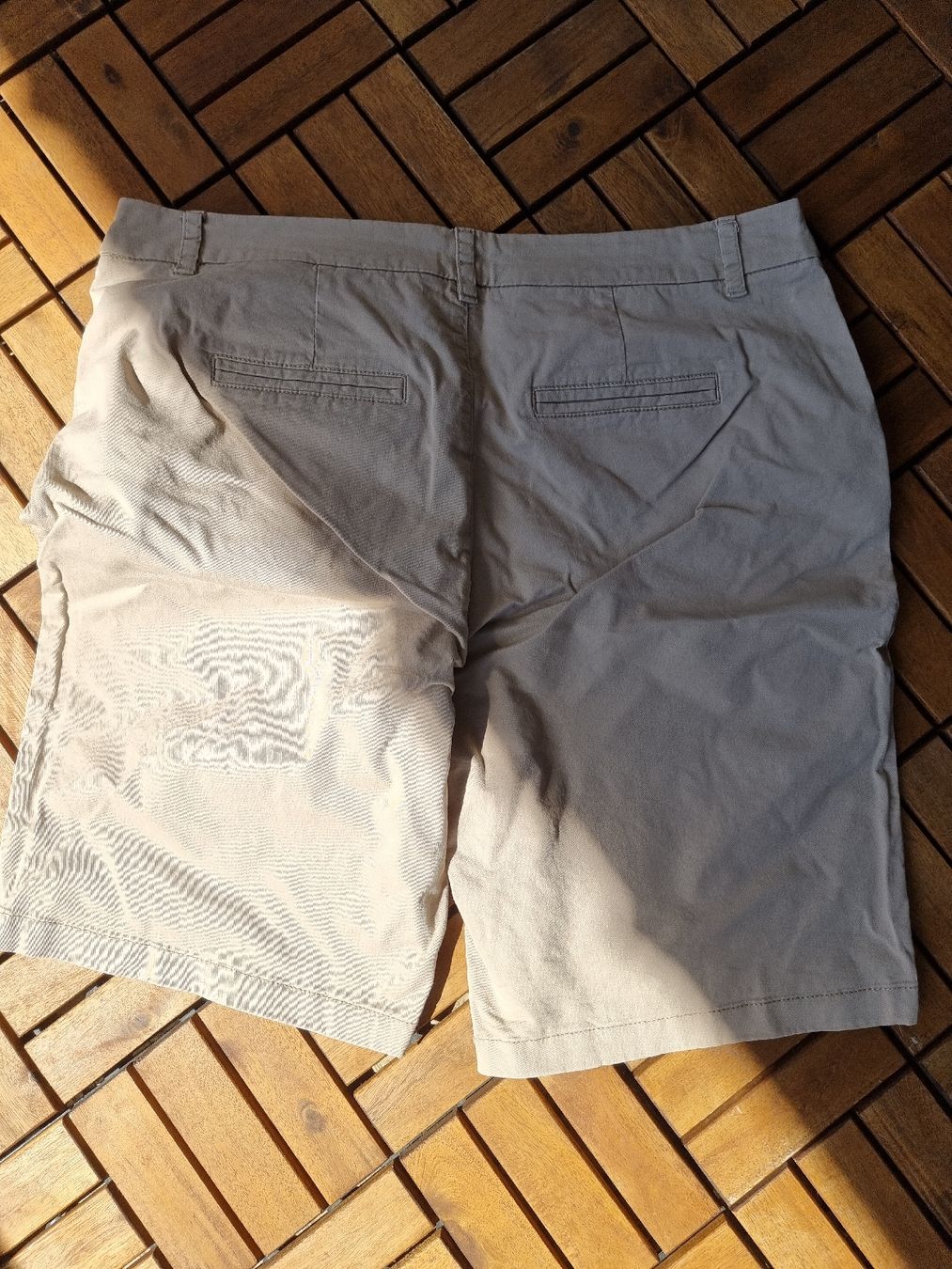 C&A Pantaloni: Stoffhose kurz EU44 – Usato da Balzers venduto da Homeandgarden 1