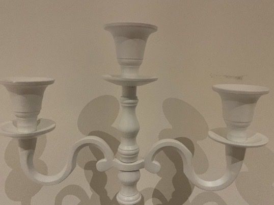 Portacandele: Weisser Kerzenständer 3-armig, 35.5cm - Neu – Nuovo e nell'imballaggio originale da Aarwangen venduto da to-hirschi 1