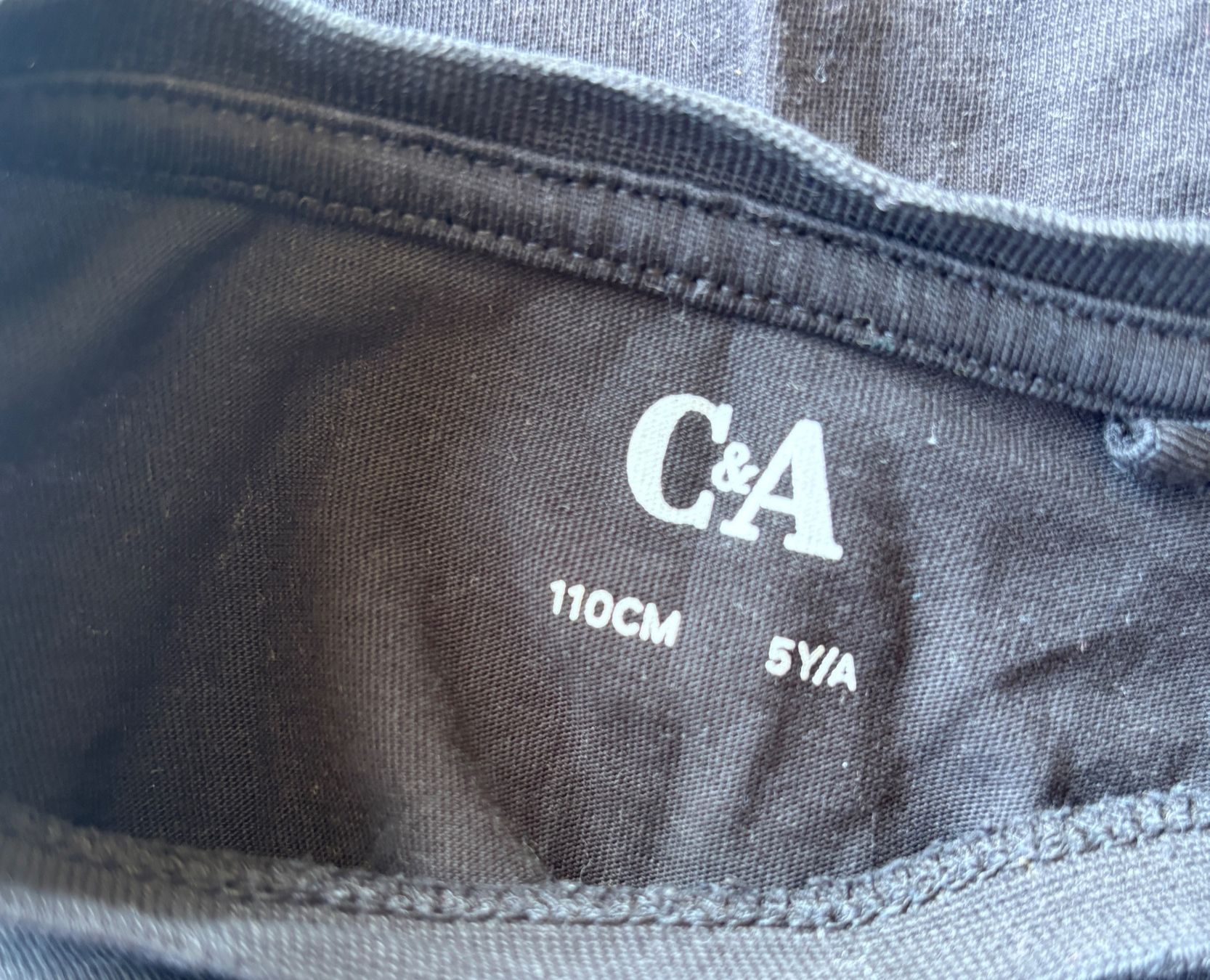 C&A Camicie, T-shirt & Polo: Halloween Langarmshirt Gr 110 – Usato da Brugg AG venduto da tsannen 2